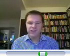 Mark Rutte in pyama voor de webcam.