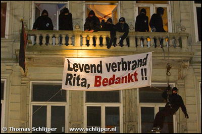 Krakers met spandoek. Foto: Thomas Schlijper